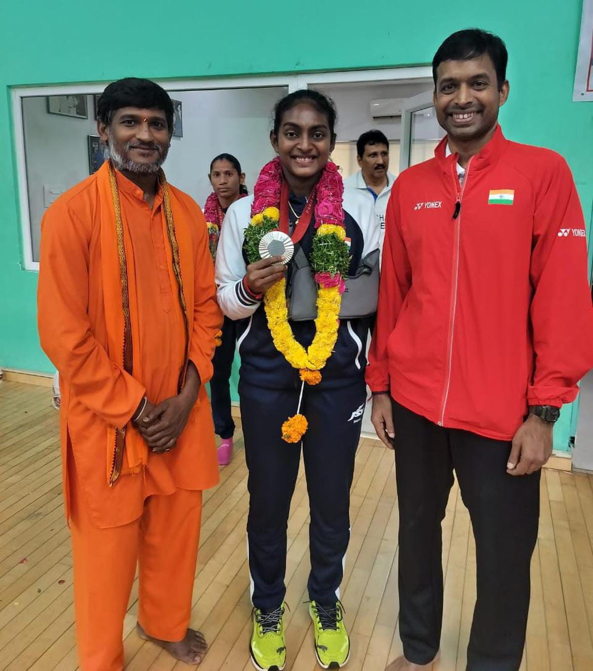 Paris 2024 Paralympics: Silver medallist Thulasimathi reunites with trainer at Gopichand Academy  