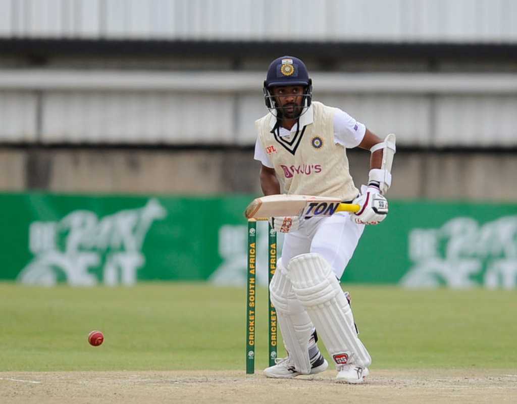 Another ton for Easwaran but India B struggle  