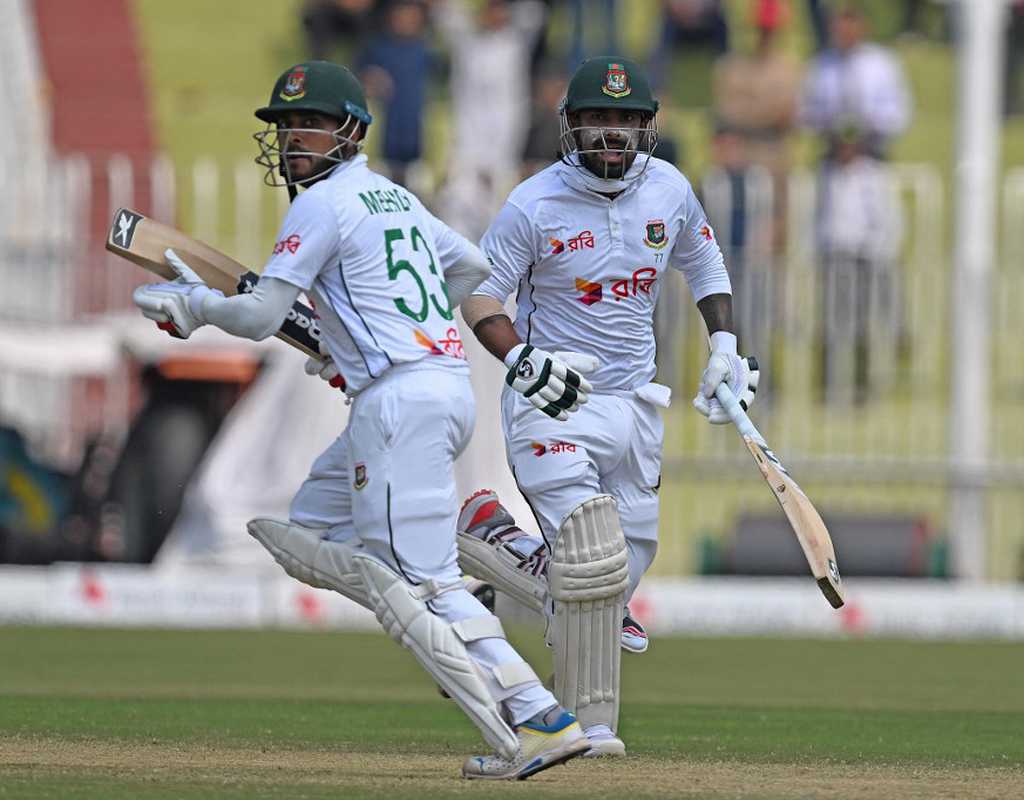 Mehidy, Litton gnaw away at Pakistan's lead  
