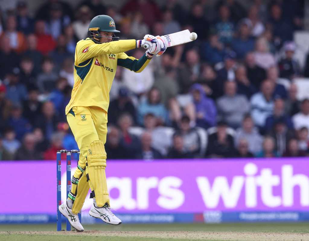 Carey, bowlers power Australia to 2-0 lead  