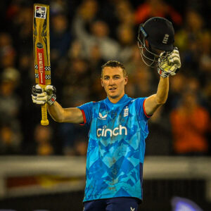 Marnus Labuchagne Gives Mahli Beardman "Death Stare" on Boundary Line  