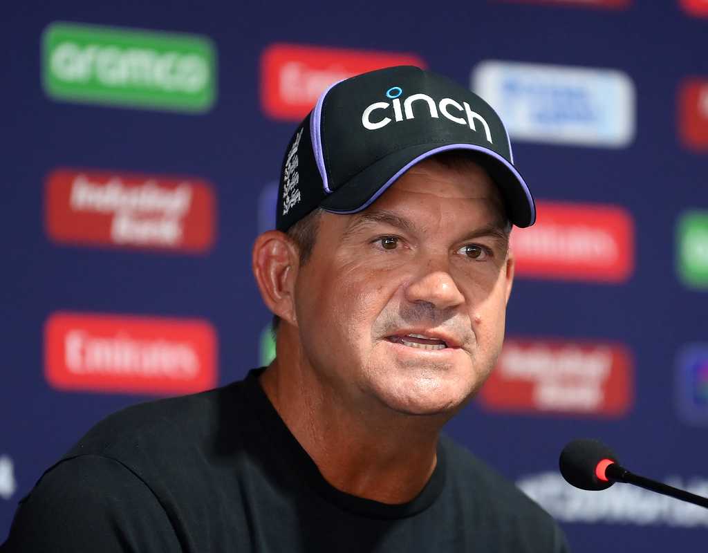 Matthew Mott joins Sydney Sixers as assistant coach  