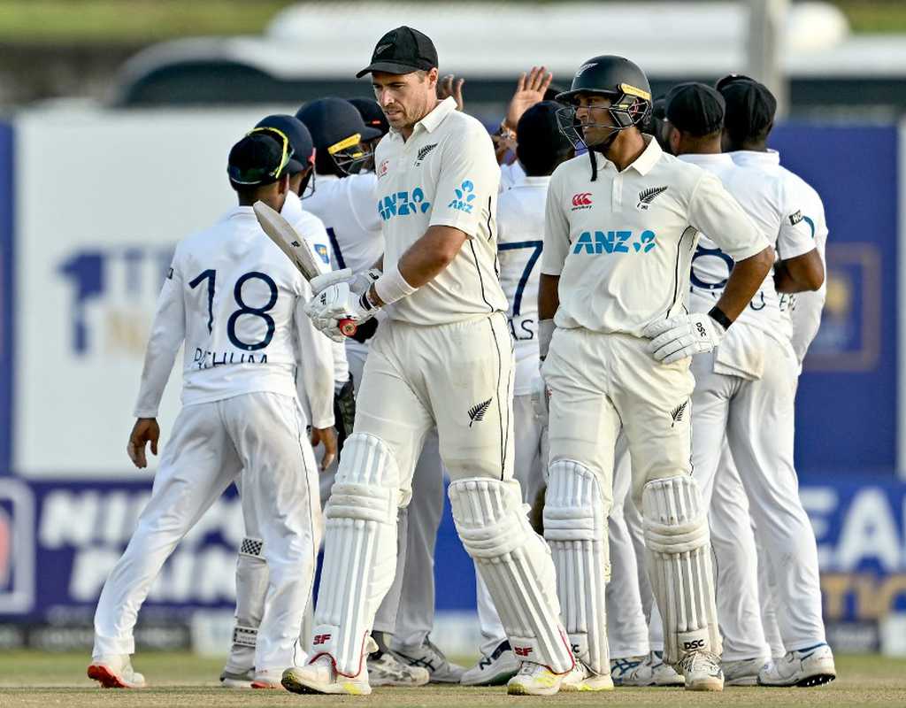 SL on the brink of series lead despite Ravindra's heroics  