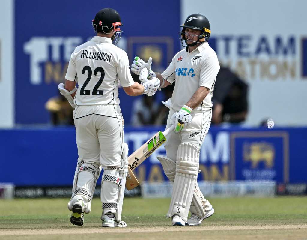 Latham, Williamson lead New Zealand's riposte  