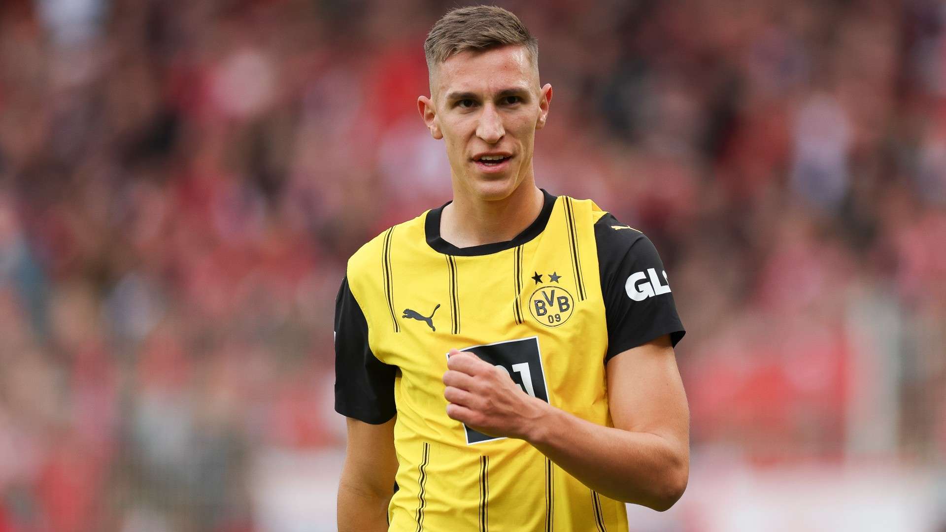 Van Dijk's successor? Liverpool eye Dortmund star  