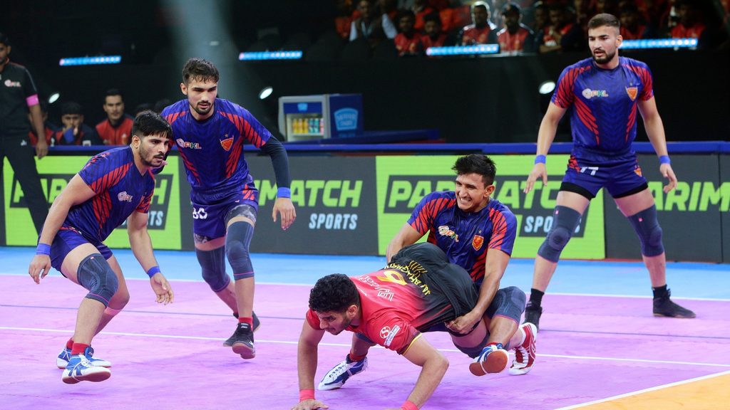 Jai Bhagwan, Pardeep Narwal Lead Bengaluru Bulls to First Win of PKL Season 11 as They Defeat Dabang Delhi K.C.  