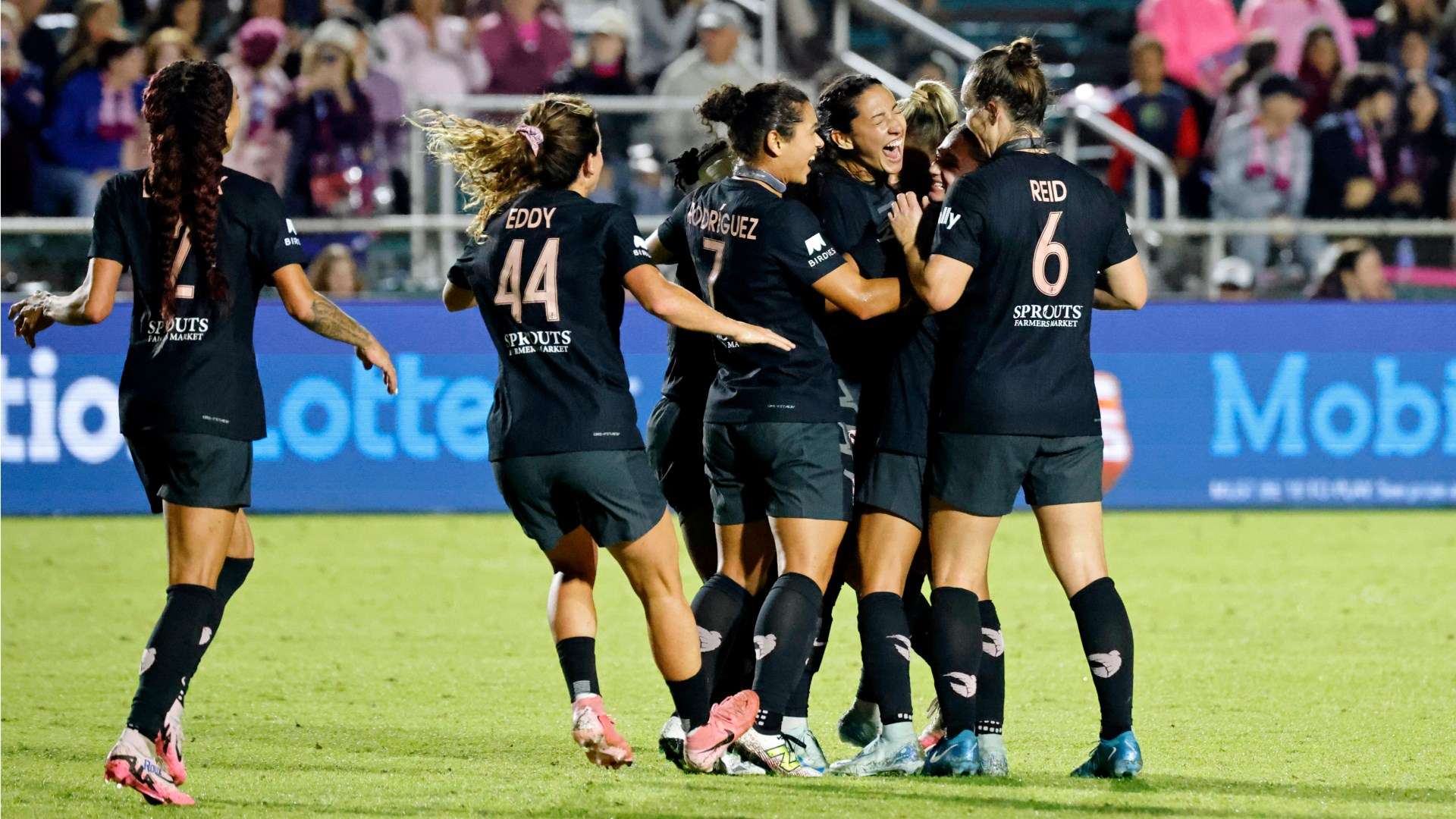 USWNT legend Press scores on 100th NWSL appearance, first in two+ years  