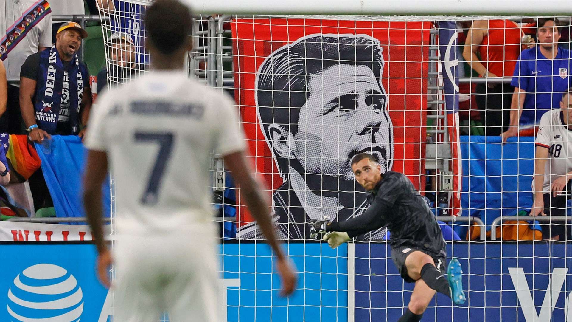 Center stage: Pochettino debut gives USMNT reason to believe  