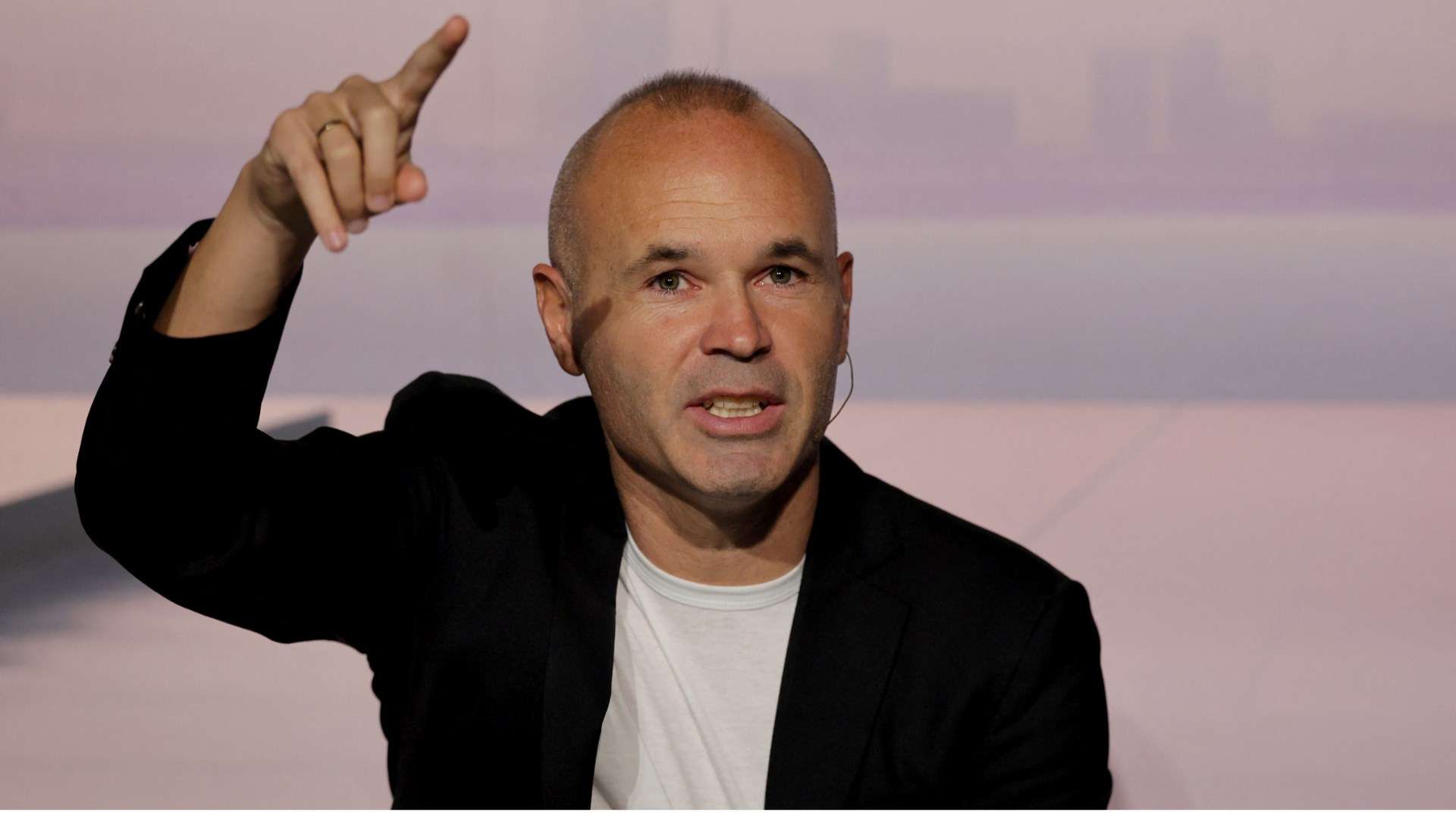 Iniesta breaks silence on Real Madrid fan rumours  