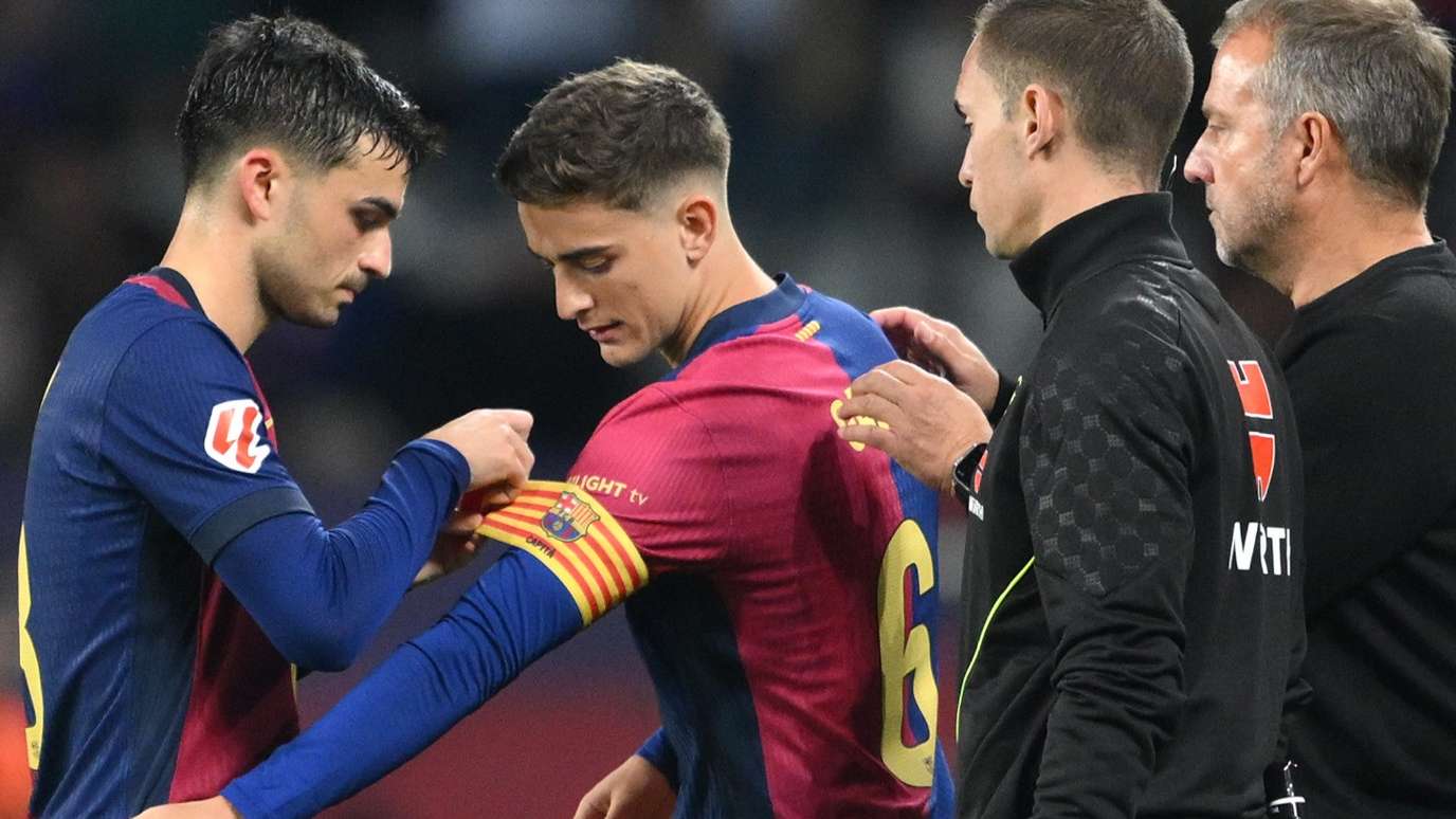 Gavi receives standing ovation & captain's armband on Barca return  