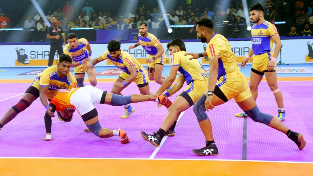 Sachin leads Tamil Thalaivas to thrilling win over Defending Champions Puneri Paltan  