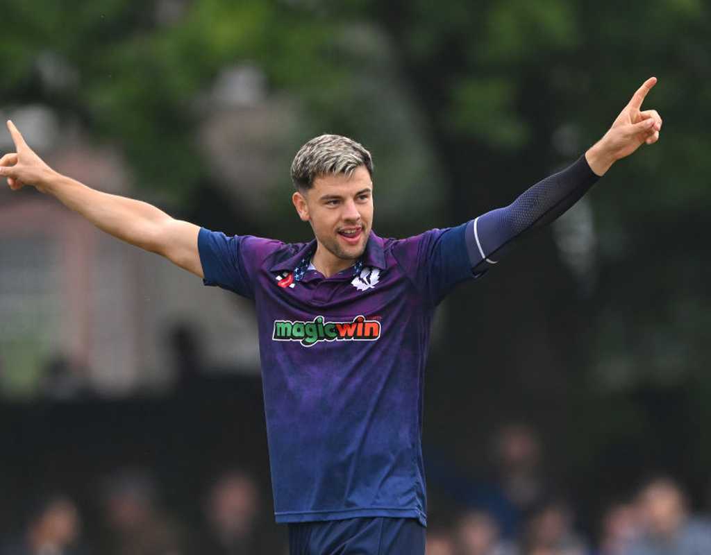 Currie, McMullen and Umeed steamroll USA  