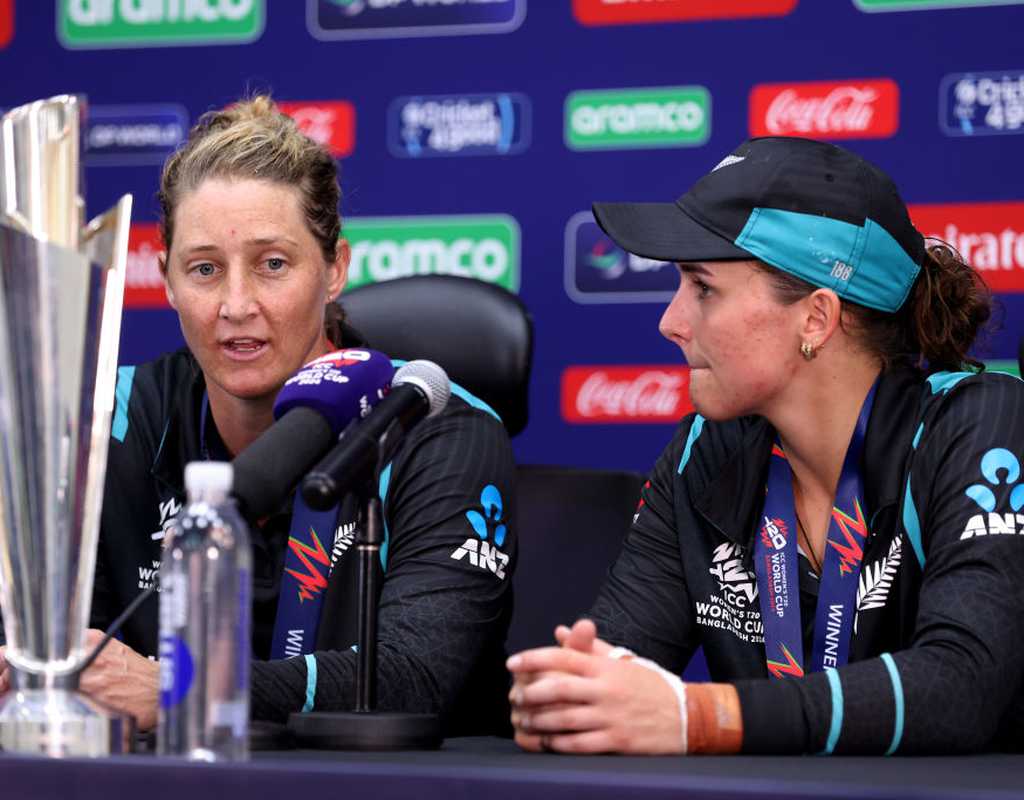 The baton safely passes on to Melie  