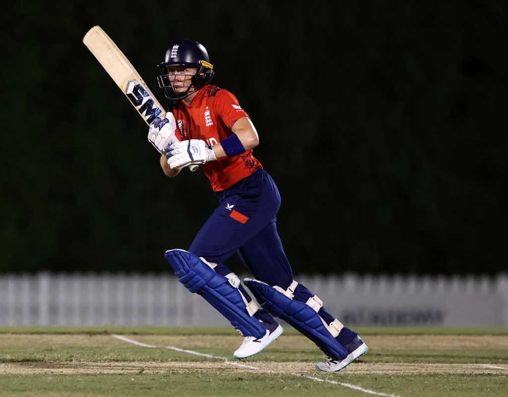 England eye winning start against spirited Bangladesh  