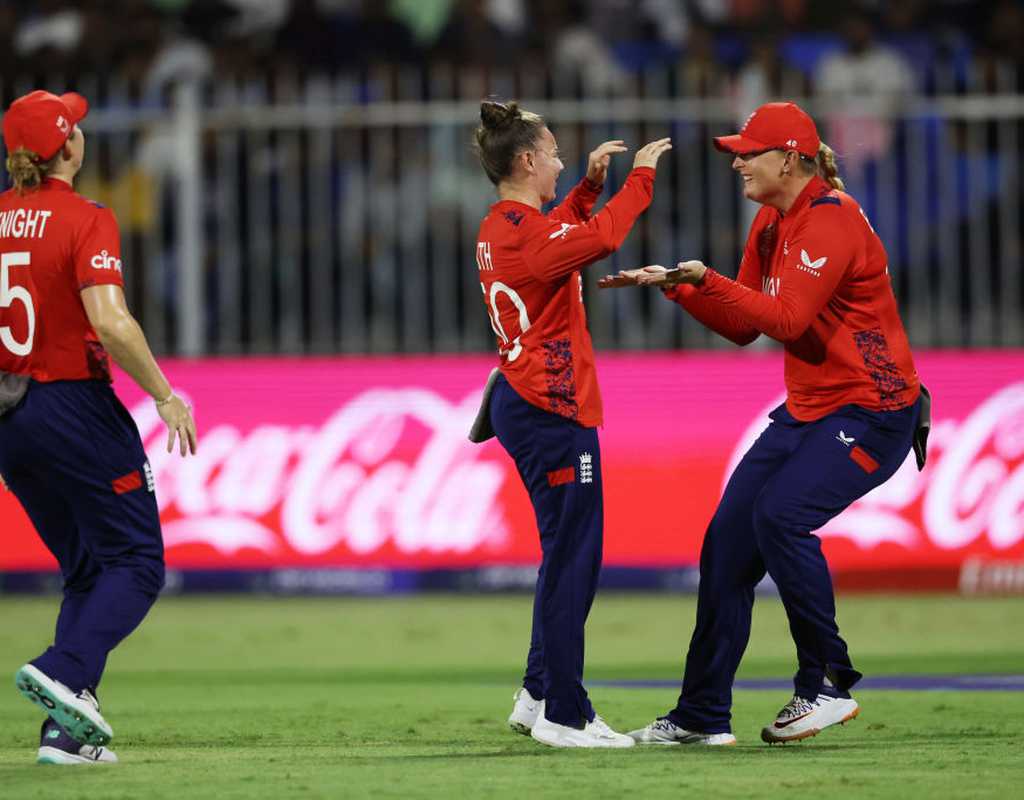 Linsey Smith, Charlotte Dean inspire England to winning start  
