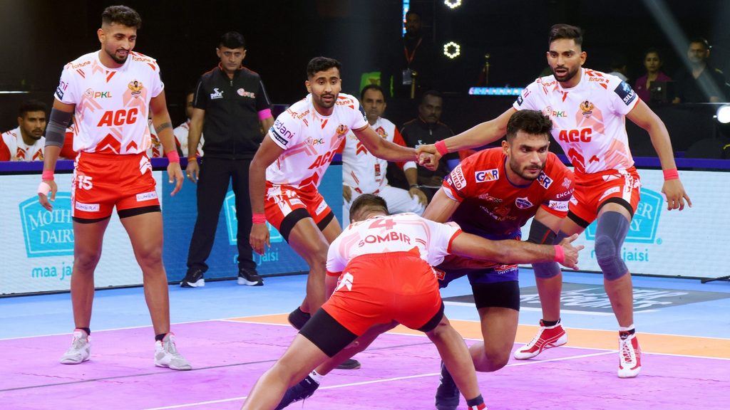 UP Yoddhas Return to Winning Ways in PKL Season 11, Defeat Gujarat Giants in Closely Contested Thriller  