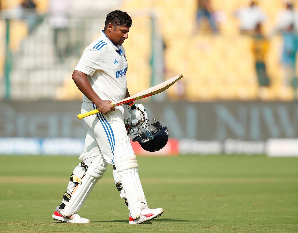 Sarfaraz brings up 150 but NZ strike thrice on stroke of Tea  