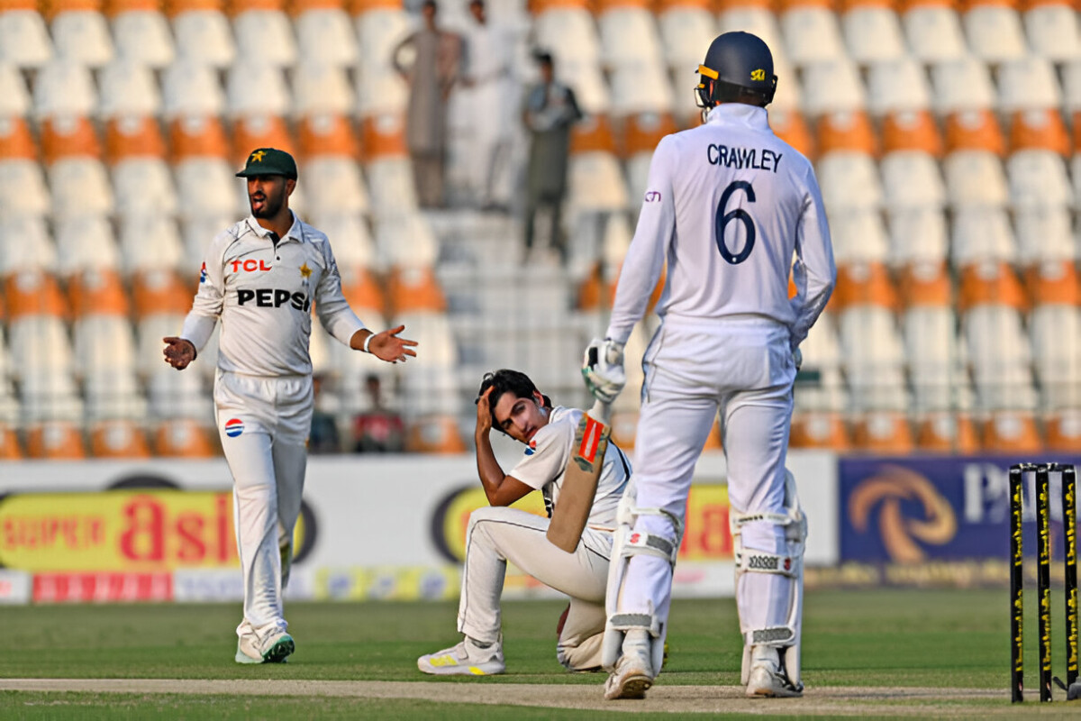 Pakistan Goes Defensive, Aims for Draw at Multan Test  