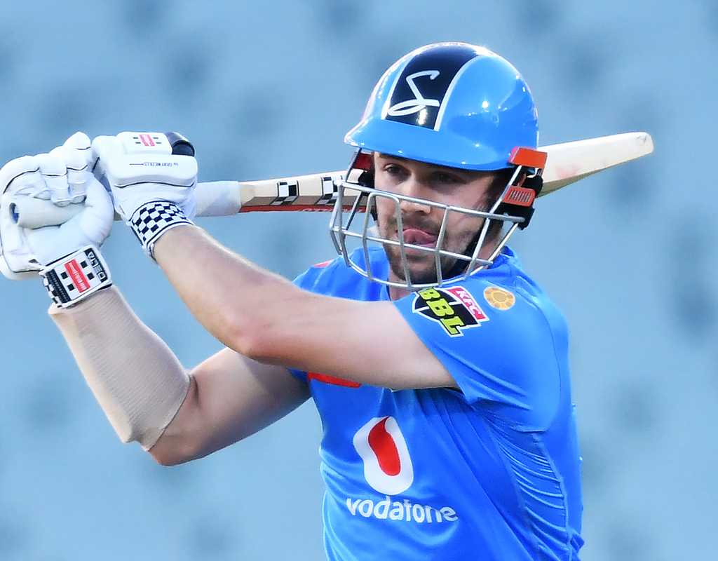 Travis Head signs new deal with Adelaide Strikers  