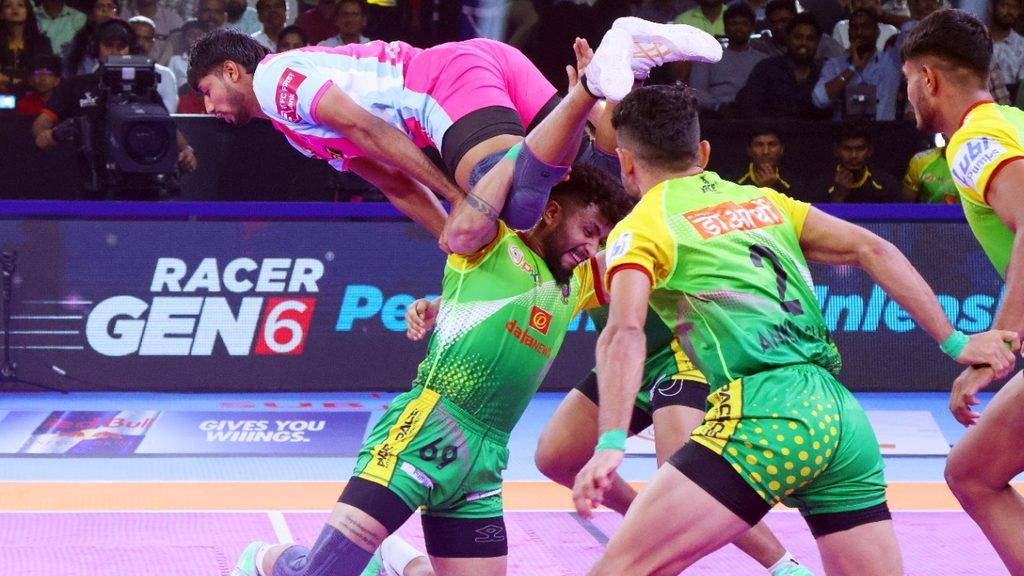 Ayan, Devank Star Once Again as Patna Pirates Secure Close Victory over Jaipur Panthers  