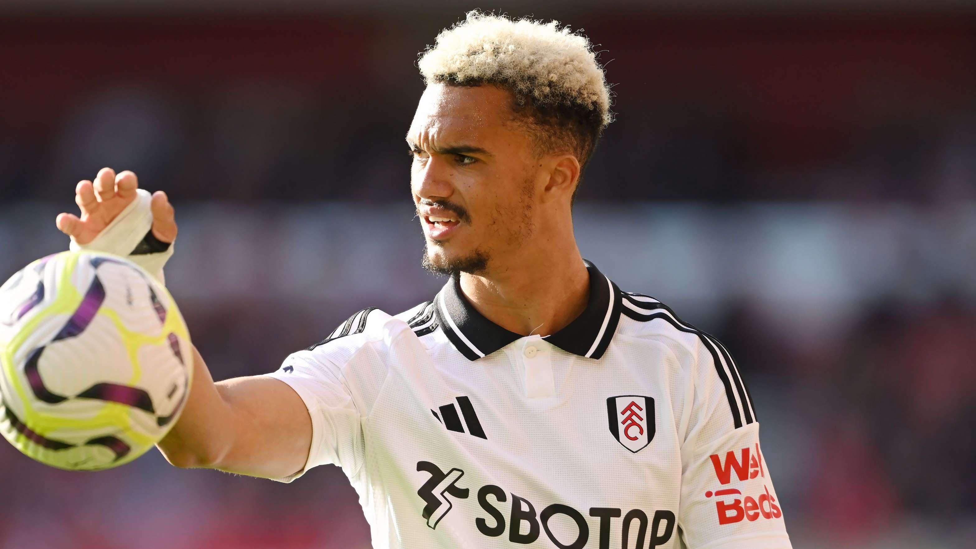 Man Utd and Liverpool eye move for Fulham & USMNT star Robinson  