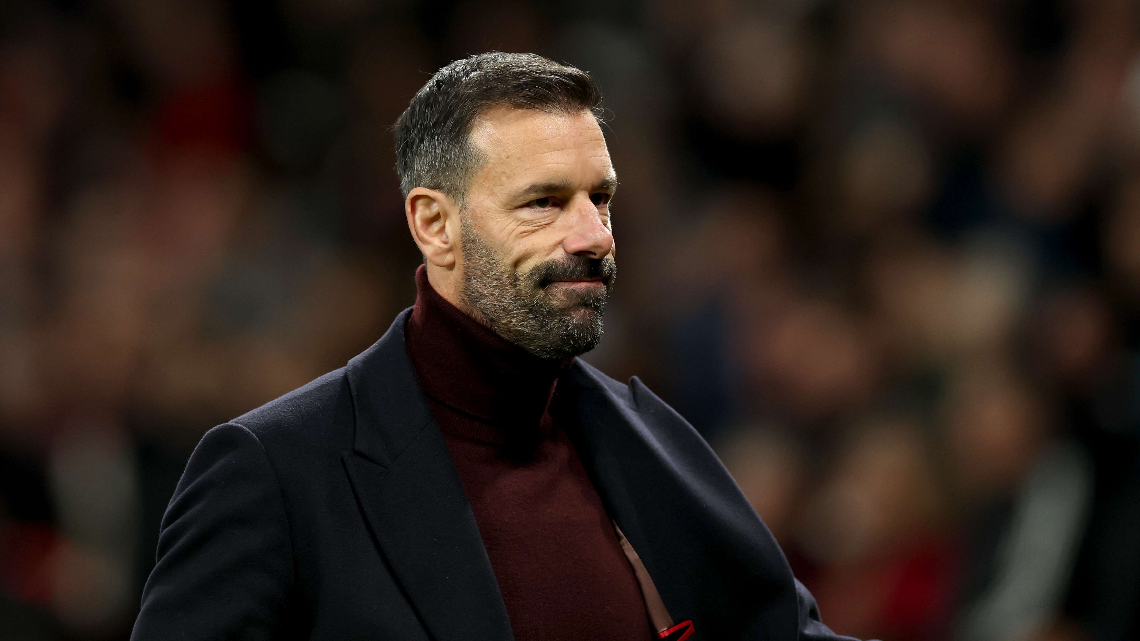 Van Nistelrooy applies for head coach role with English club  