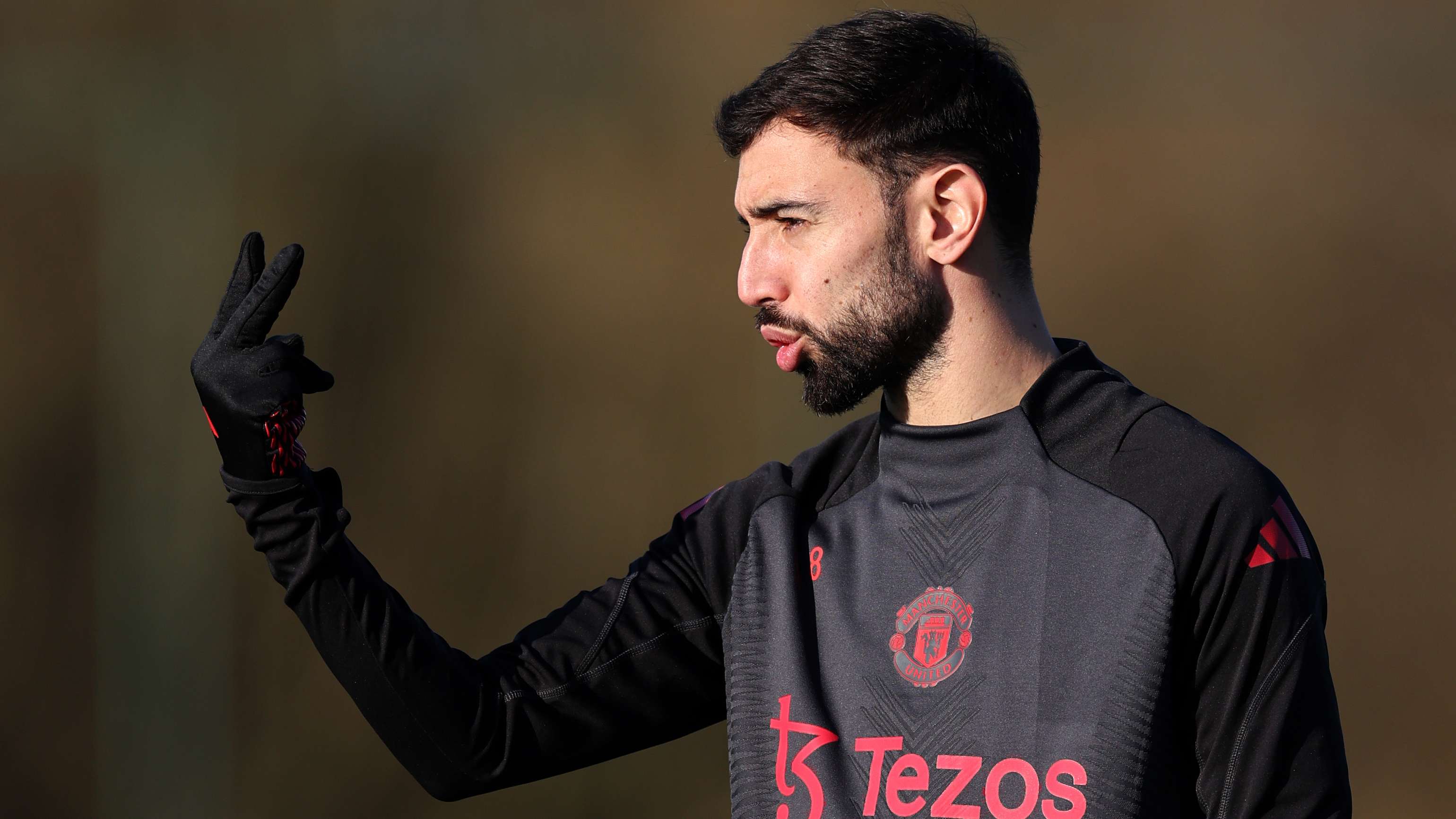 Fernandes reveals the key role he wants to play under Amorim  