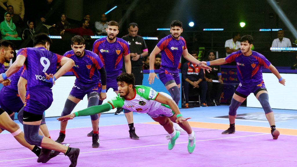 Raiders Devank and Ashu Malik Steal the Show as Patna Pirates and Dabang Delhi K.C. Play Out Thrilling Tie  