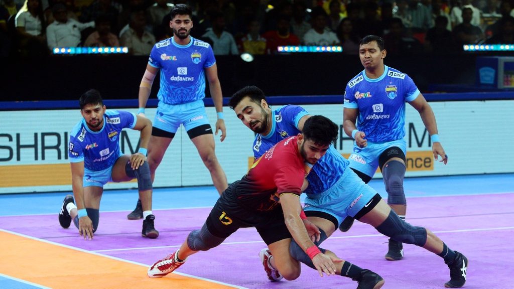 Bengal Warriorz beat Bengaluru Bulls 29-40 in Match 44 of Pro Kabaddi League Season 11  