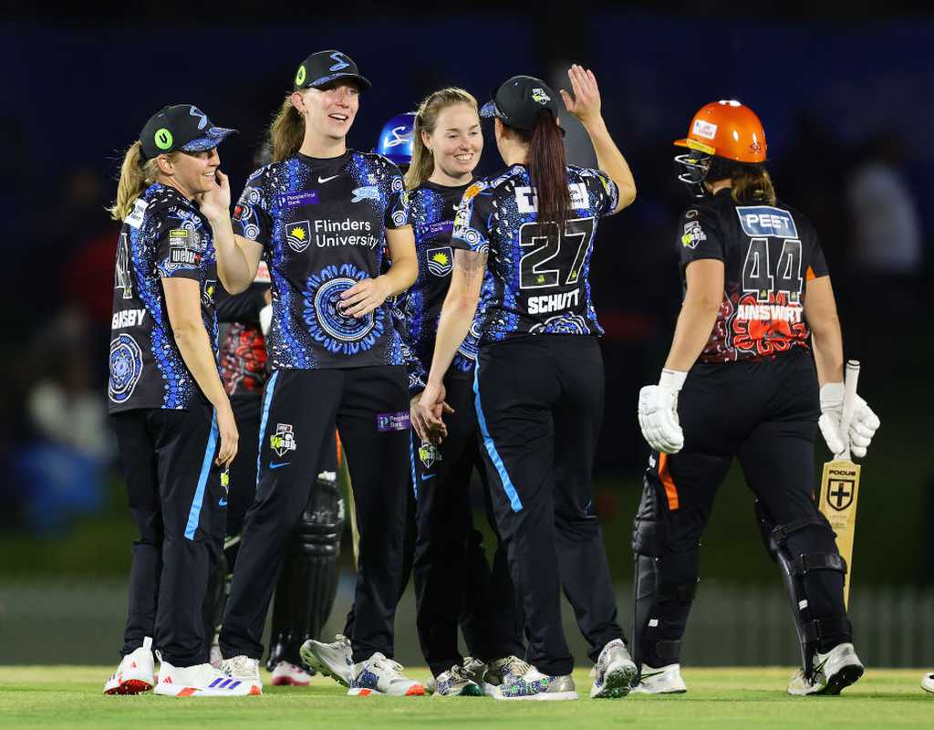 Top order, Schutt deflate Scorchers  