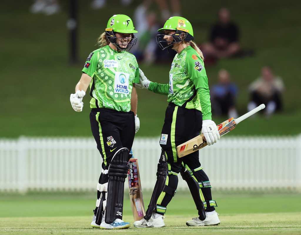 Thunder maintain top spot with thrilling win  