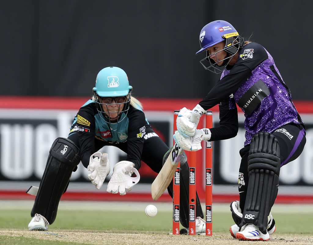 Wyatt-Hodge masterclass eclipses Harris' blitz as Hurricanes down Heat in tall chase  