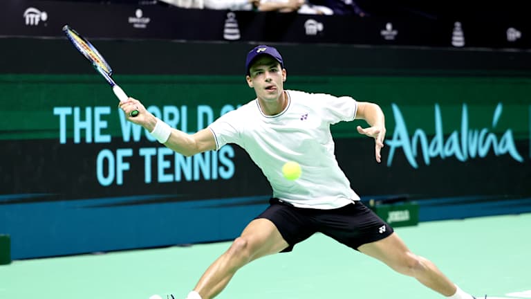 Look of the Week: Aryna Sabalenka’s chain net bag turns heads at Miami Heat game  