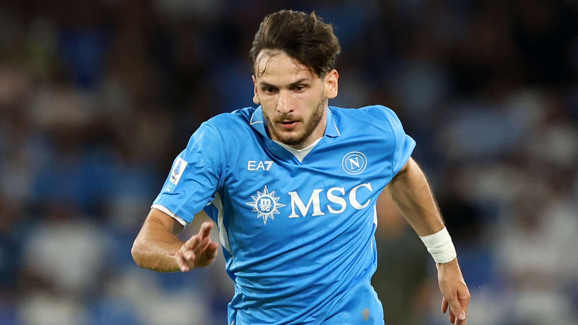 Barcelona prepare €80m offer for Napoli's Kvaratskhelia  