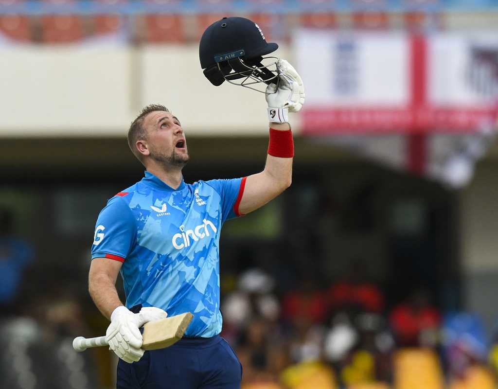 Livingstone special helps England square series  