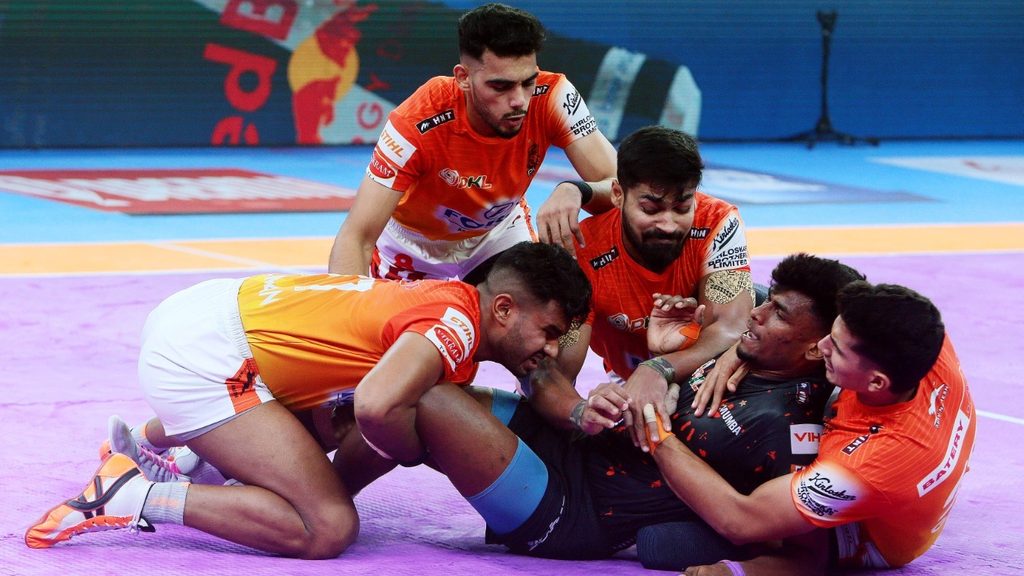 All-round performance led by Aslam Inamdar, Gaurav Khatri helps Puneri Paltan to win over U Mumba  