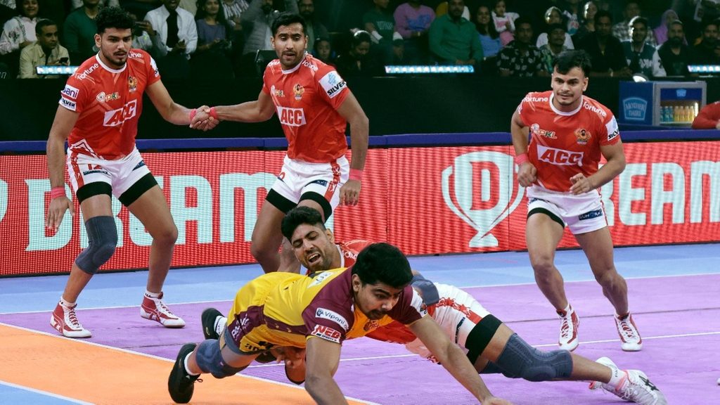 Pawan Sehrawat puts on a masterclass as Telugu Titans defeat Gujarat Giants; inch closer to playoff berth  