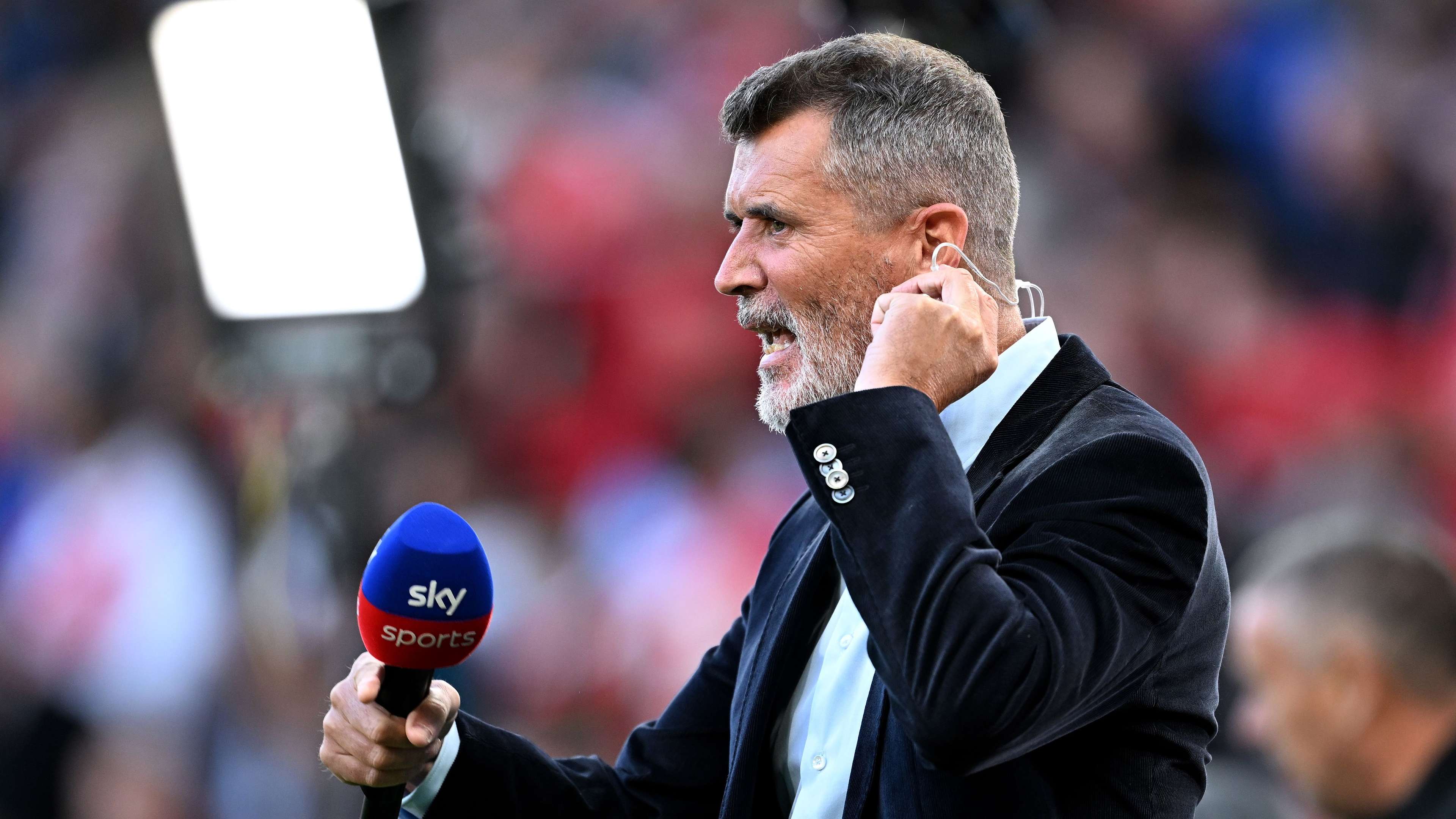 'Clueless' Sky pundits Keane & Richards forced to do commentary  