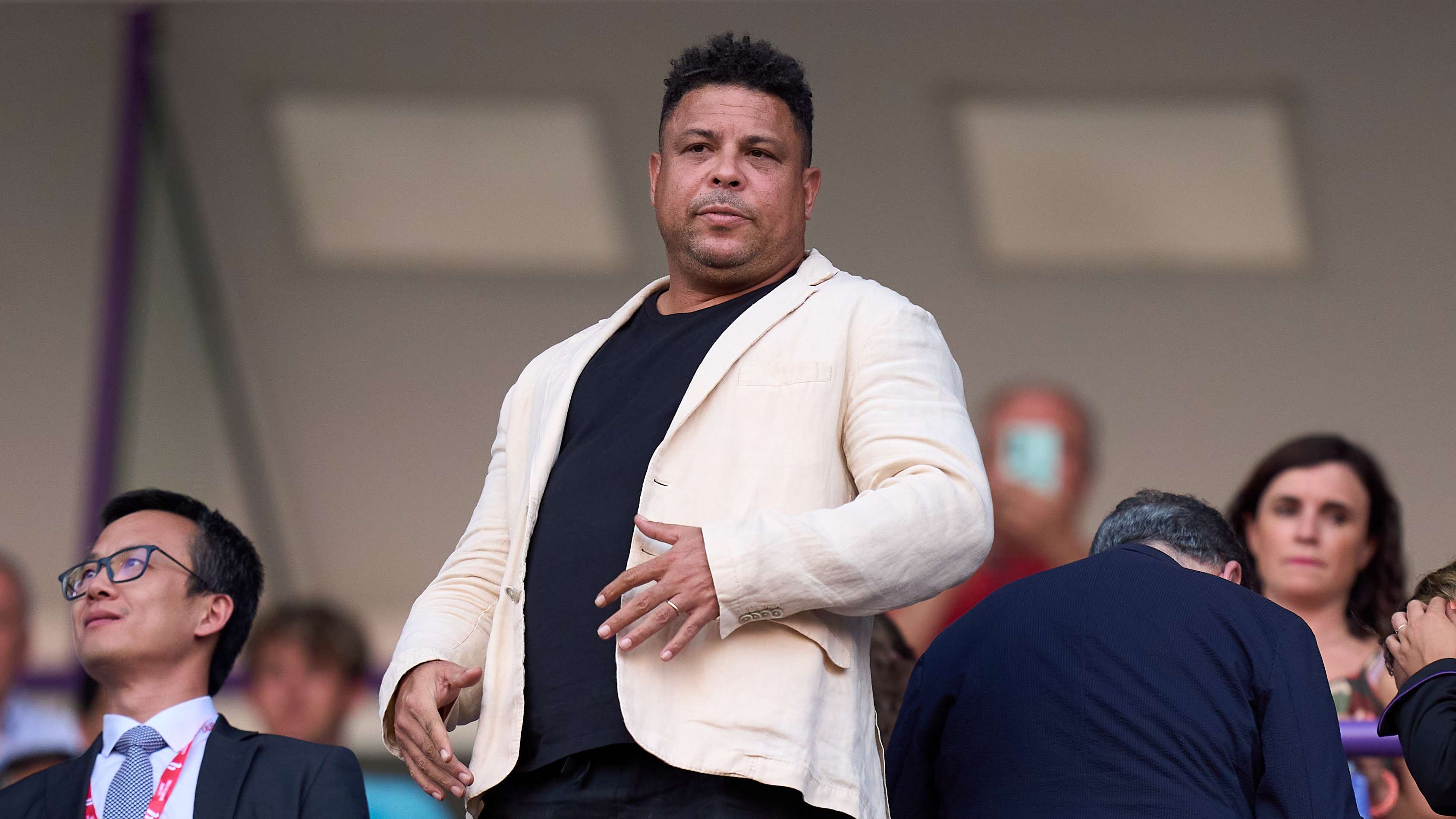 📽️ | Ronaldo told to 'GO HOME' by furious fans  