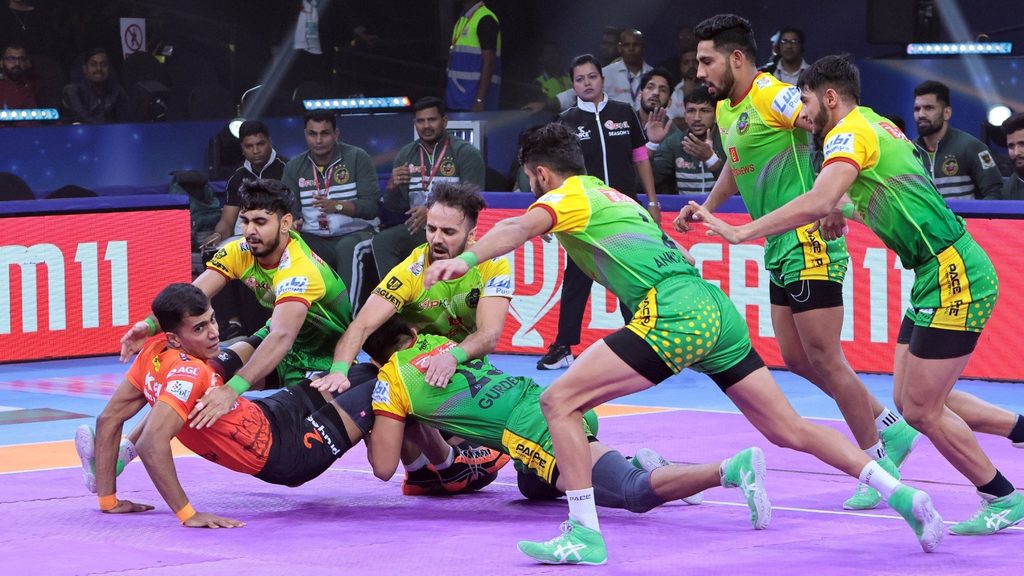 Patna Pirates complete PKL 11 Semi-Final lineup with commanding 31-23 victory over U Mumba  