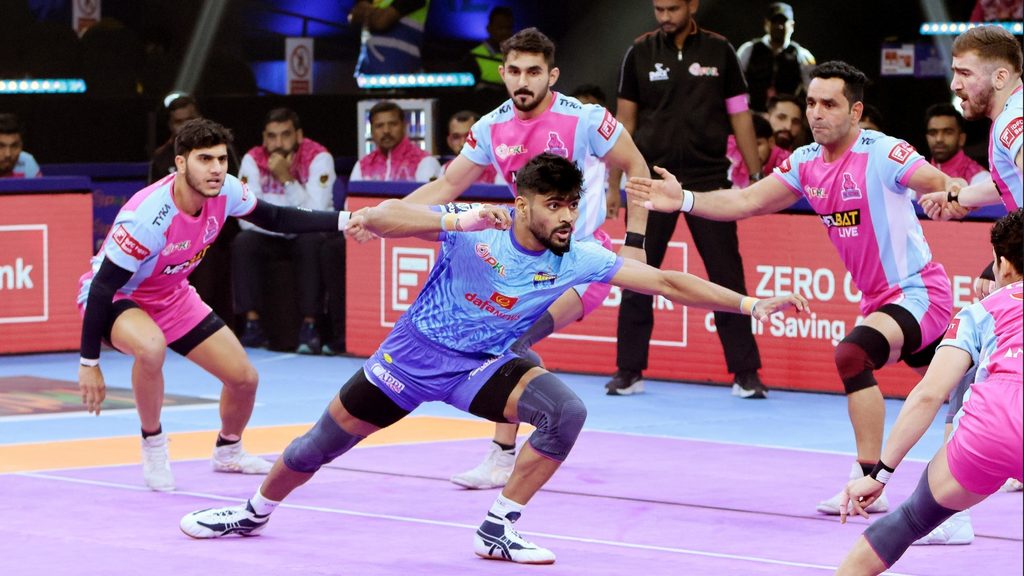 Jaipur Pink Panthers qualify for PKL Playoffs after close win against Bengal Warriorz  