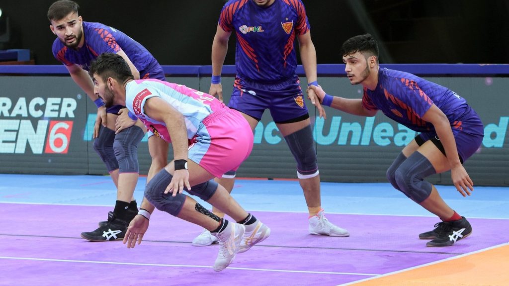 Dabang Delhi K.C. create new record for unbeaten matches in a single PKL season after a narrow win over Jaipur Pink Panthers  