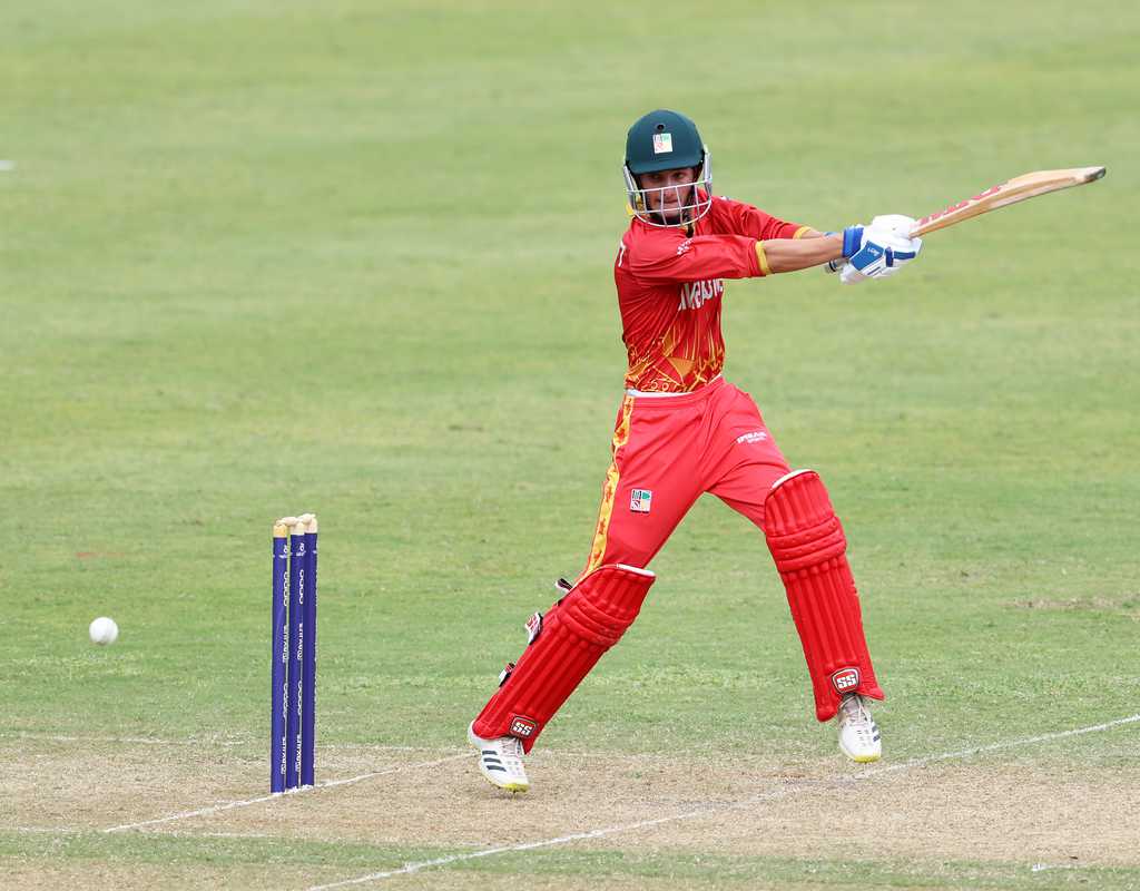 Zimbabwe seal last-ball finish to go 1-0 up  