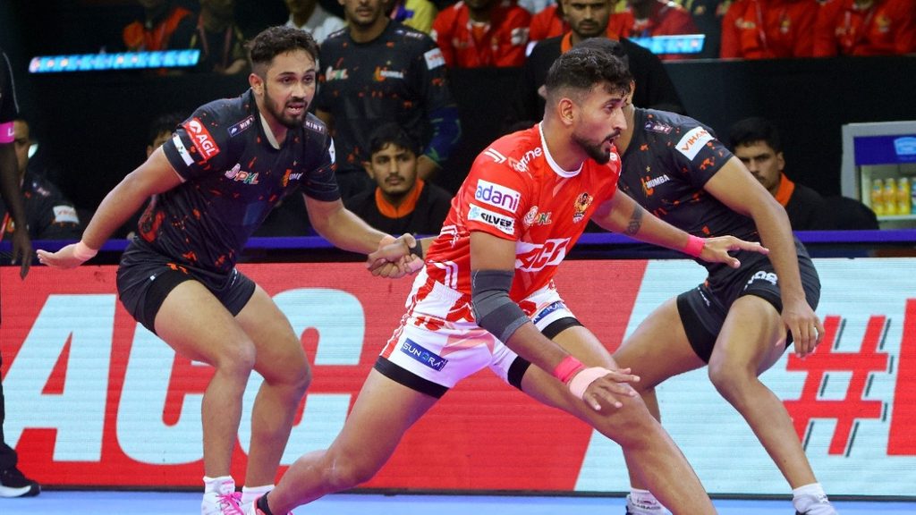 U Mumba cross swords with Gujarat Giants in Match 100 of PKL Season 11  
