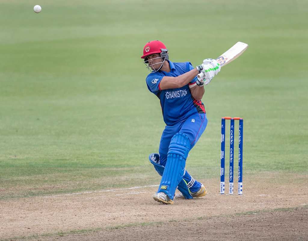 Darwish Rasooli, bowlers help Afghanistan level series  