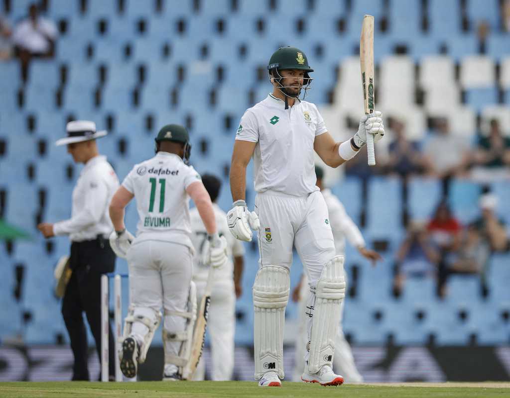 Markram inches closer to century as South Africa eye lead  