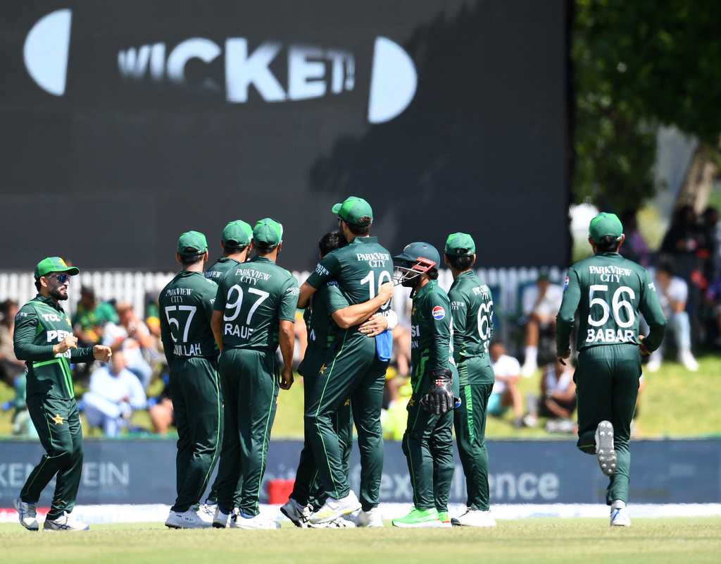Pakistan spinners restrict South Africa to 239/9  