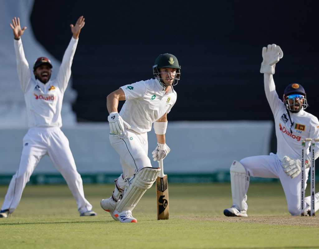 Sri Lankans in a spin over all-seam attack  
