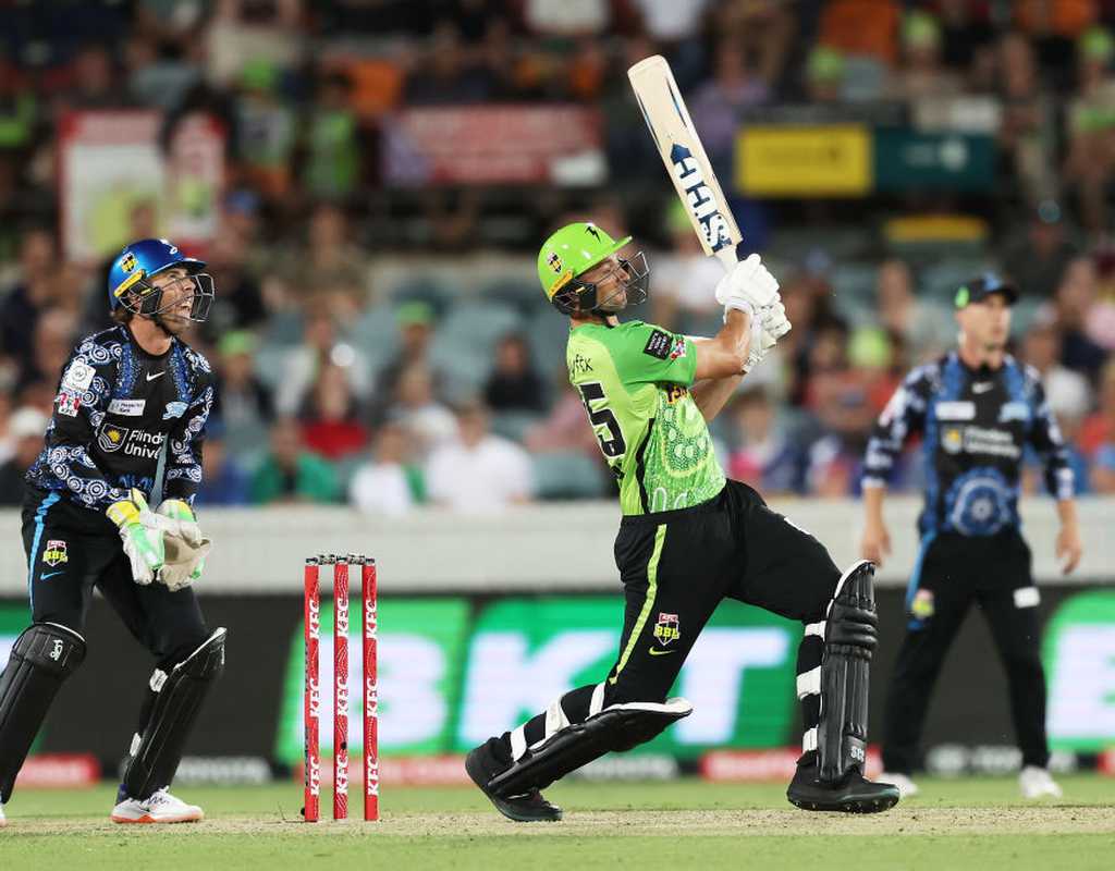 Daniel Sams seals stunning win for Sydney Thunder  