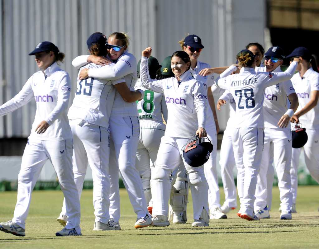 England shine bright under Bloem's sun  